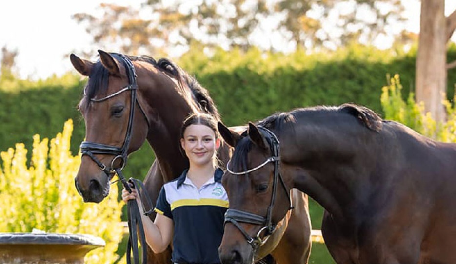Abby Weel with Espe and Reitland’s Obama in Australia :: Photo © Simon Scully