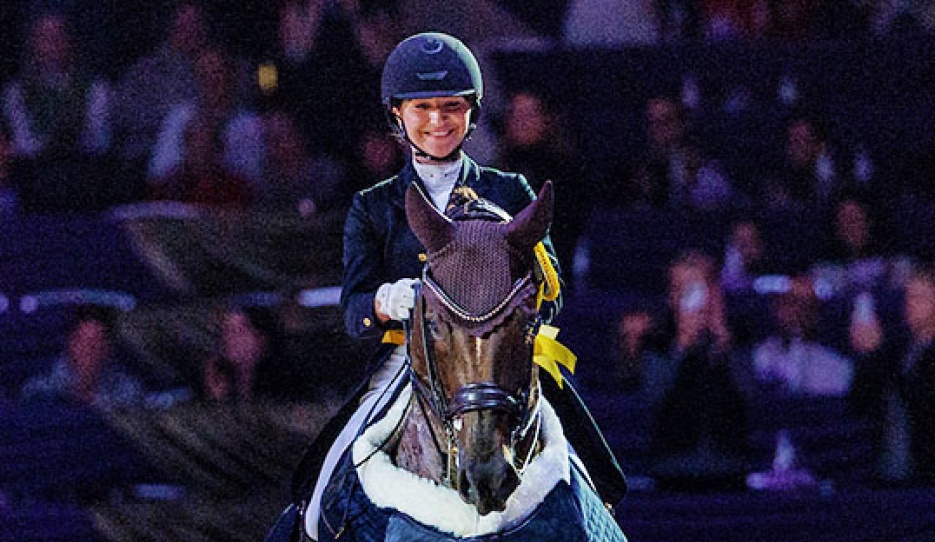 Charlott Maria Schürmann and Life Time win the Win 2025 Nurnberger Burgpokal Finals :: Photos © Stefan Lafrentz