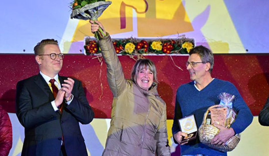 Carsten Grill, Romy Pöhler and Steffen Jahn at the 2026 DSP Stallion Licensing where Jahn received the FN plaque in gold.