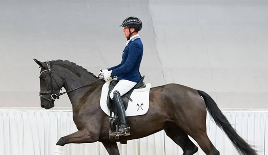 Tobitha (by Toto Jr x Furst Heinrich) :: Photos © Thorsten Kunst