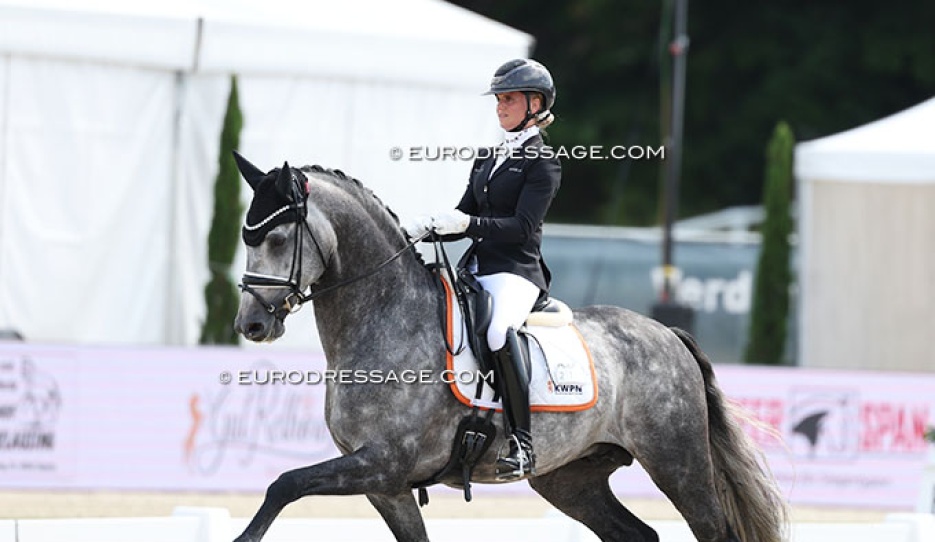 Mette Sejbjerg Jensen and Proud James win the 2025 World Young Horse Championships :: Photo © Astrid Appels