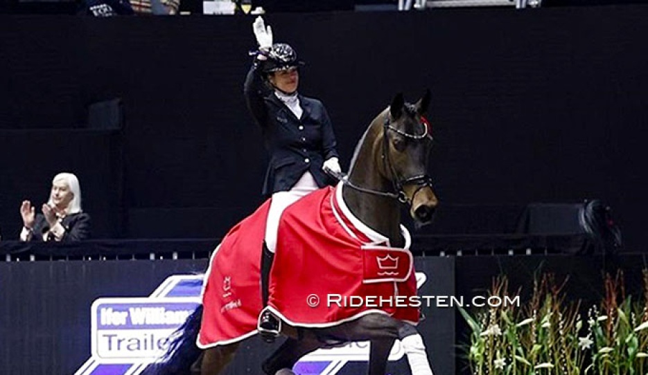 Anne-Mette Strandby and EVO Ivy Blue :: Photo © Ridehesten