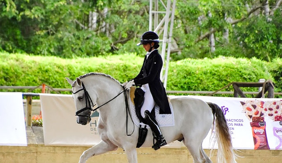  Gabriela Arango Azcarate and Mambo won the Inter I Kur at the 2026 CDI Medellin :: Photo © Carmen Franco