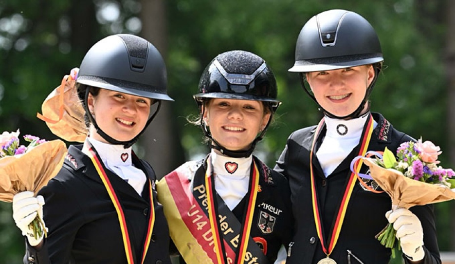 The Children's podium at the 2026 Preis der Besten: Schmieder, Kasselmann, Schuchmann :: Photos © Mirka Nilkens