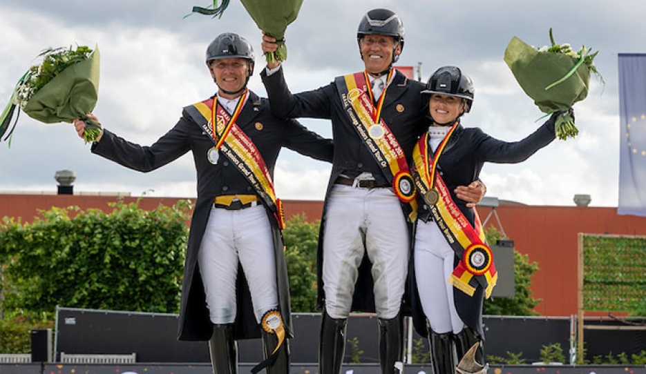 Jeroen Devroe, Wim Verwimp and Suraya Hendrikx on the senior podium at the 2026 Belgian Championships :: Photos © Dirk Caremans