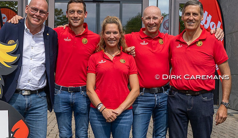 Chef d'equipe Jeroen van Lent, Justin Verboomen, Larissa Pauluis, Jeroen Devroe and Wim Verwimp at the presentation of the Belgian teams for the 2026 World Championships :: Photo © Dirk Caremans