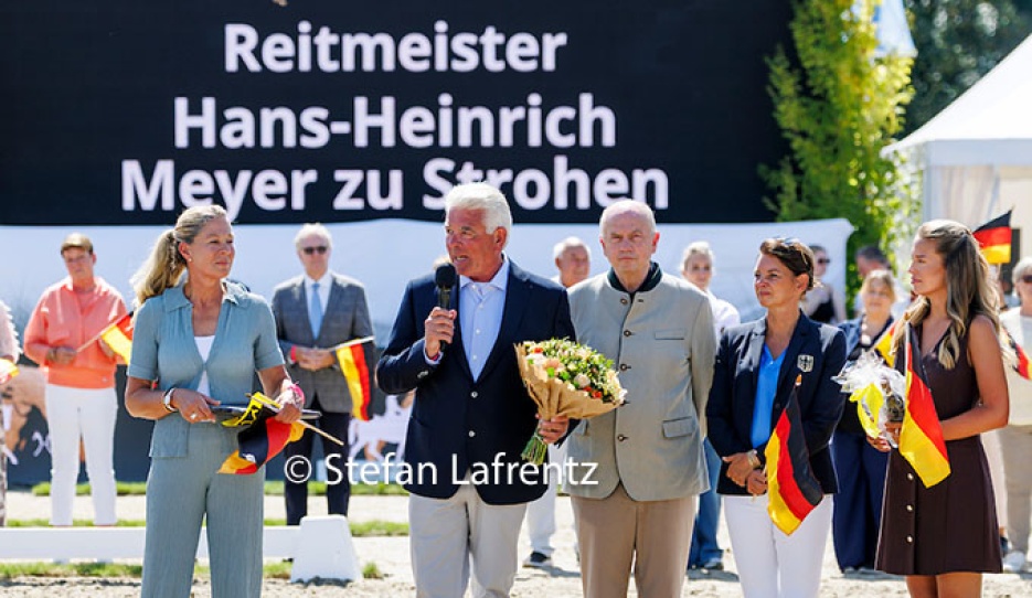Hans-Heinrich Meyer zu Strohen at the proclamation of his riding master title in Verden :: Photo © Stefan Lafrentz