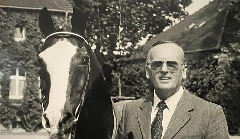 Dr. Lehmann and Paradox (by Papayer xx) who was one of his first purchases for the state stud and became a legend.