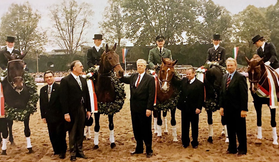 Stallion Parade 1992: Dr. Lehmann (2nd from left) welcoming the Olympic dressage gold team :: Photo © Lehmann
