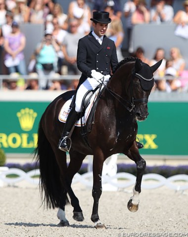 Severo Jurado Lopez and Deep Impact rode their best test of the weekend in the freestyle. 81.125% and the crowds went wild for the Spanish heartthrob