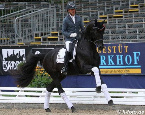 Rudolf Widmann on the PSI auction horse Revenant (by Rock Forever x Sir Donnerhall)
