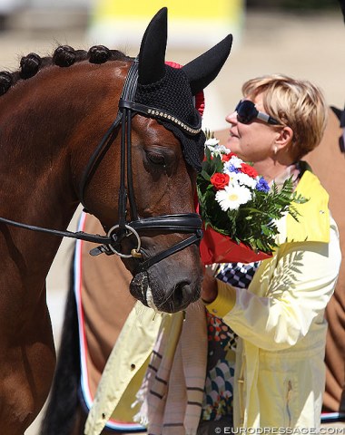 Austrian judge Elisabeth Max-Theurer in the prize giving. She will be officiating at the 2019 European Pony Championships in Strzegom (POl)