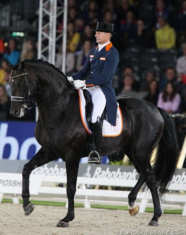 Edward Gal and Zonik; The stallion was more focused on his rider today and is impressive in the forward movements. The piaffe is still difficult for him and in canter he got stronger in the contact