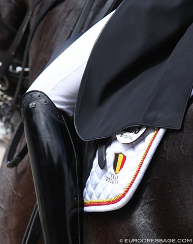 Epic fail from the Belgian team tack supplier ! A saddle pad with the piping coloursof the Spanish flag instead of the Belgian ones (black - yellow - red)