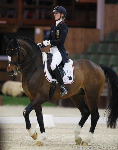 German U25 team rider Ann-Kathrin Lindner on Flatley. The horse was previously shown by Matthias Bouten, Isabell Werth, and Meike Lang