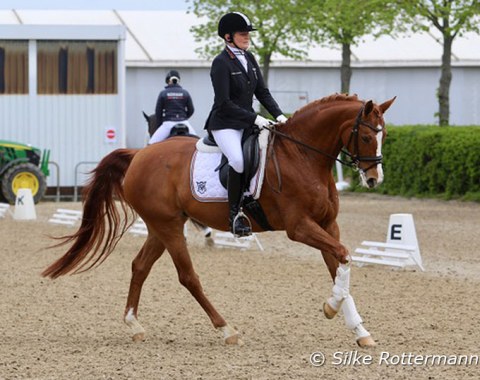 Hanne Brenner attempts qualification for another Paralympics with the Rhinelander mare Belissima M. She got the mare back in nice harmony, after the mare started the warm-up being tense.