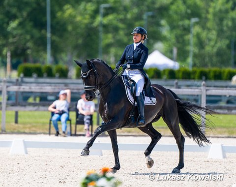 One week after Polish young rider Aurelia von Mauberg rode Diamo Dream at the CDI Achleiten, did trainer Ilona Janas take over and show the horse in the small tour in Samorin