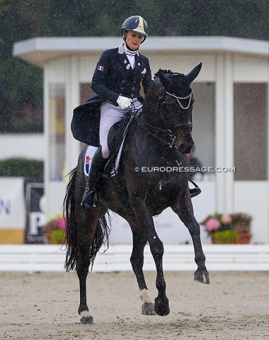 French Grand Prix rider Barbara Clement Klinger on the elegant KWPN mare Jarina des Vallees (by Everdale x Sandro Hit). They braved lots of rain. 