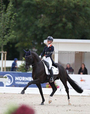 Dutch young rider Kimberly Pap on Jersey (by Vivaldi x Ferro). Interesting horse with a good canter and ability to collect for the pirouettes