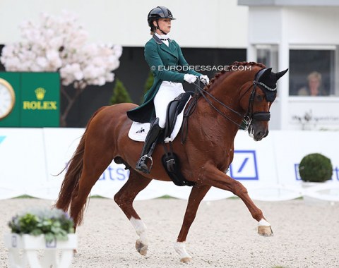 Dinja van Liere on Independent Little Me (by UNO Don Diego x San Remo)