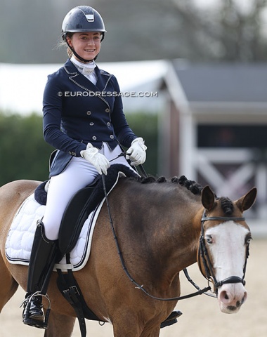 Manon Pauwels is also smiles after her ride on Schierensees Midnight Blue (by Marllion x Highway N)