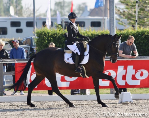Manon Claeys and the only 7-year-young KWPN mare Katharina Sollenburg (by Electron x Jazz).