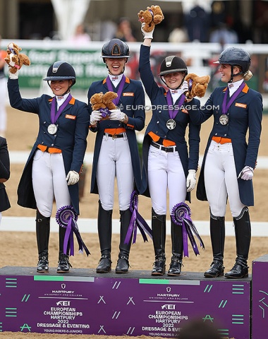 The silver medal winning Dutch riders: Jo-Anne Koch, Jill Bogers, Micky Schelstraete, Lara van Nek