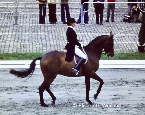 Second Danish individual Ulla Petersen placed 22nd on the English bred thoroughbred Chigwell xx.
