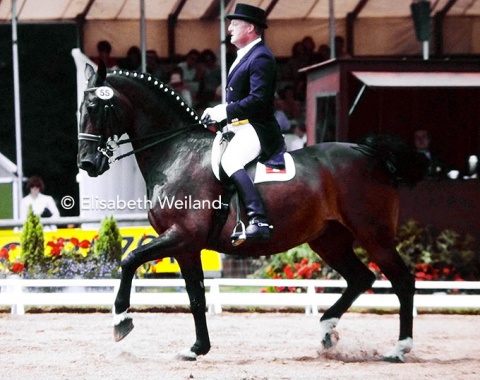 An incredible career came to an end: The Dutch bred gelding Limandus (by Markies) was first shown for The Netherlands at the Europeans ten years earlier with his trainer Jo Rutten. Otto Hofer bought the horse and won several individual and team medals with the sturdy looking gelding.