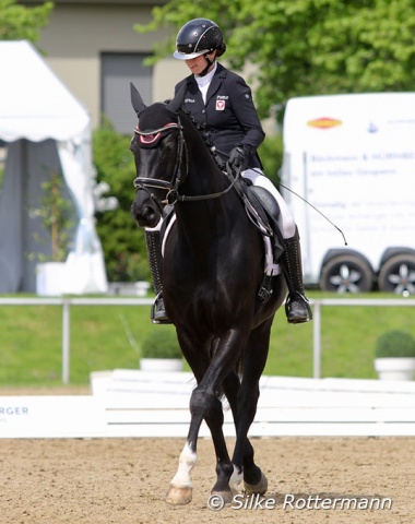 The 11-year-old Hanoverian gelding Heinrich (by Heinrich Heine-De Niro) is a paragon of work ethic and good natured character. In the freestyle he and long-time rider Julia Sciancalepore showed lateral work and trot sequences in Grade 1.