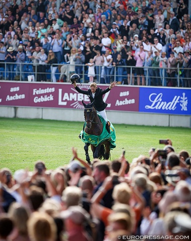 Markus Ehrning in his lap of honour on Stargold