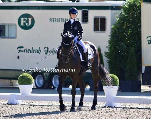 Laura Kangasniemi and the 8-year-old Swedish bred Goldprins (by Goldberg-Raphael) came 9th individually.