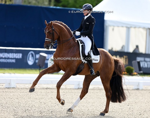 Lisa Müller on former young horse world champion D'Avie (by Don Juan de Hus x Londonderry)