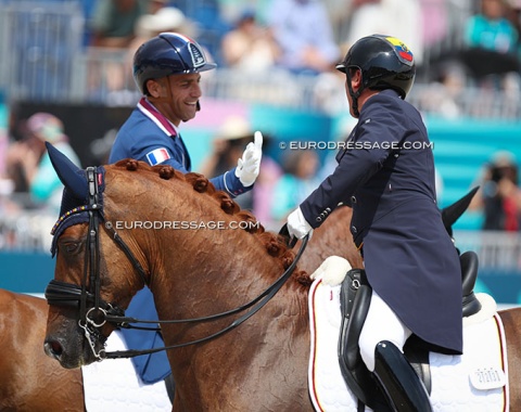 Ayache and Mendoza High five