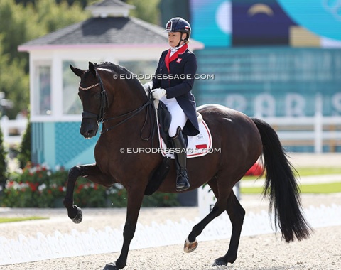 Lithuanian-Polish Sandra Sysojeva and Maxima Bella rode to lovely French music. They were 15th