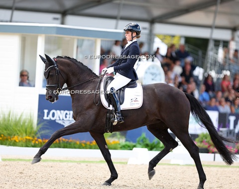 Lydia Jordan on Shakeela (by Secret x Royal Blend)