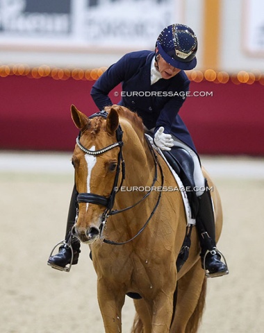 Sarah Millis pats Impressive VDC