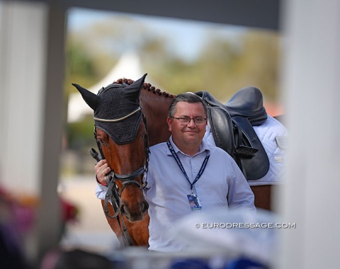 Francois Kasselmann holding Vodka Soda (by Vitalis x Dimaggio)