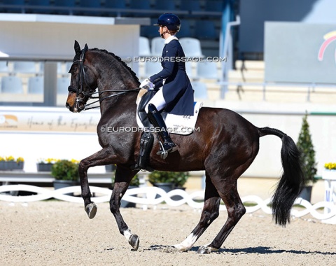 Swedish Madelene Engelke on Shizeida GJ (by Sezuan x Danzas)
