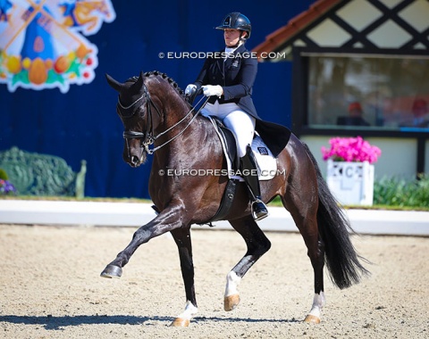 Evelyn Eger on WCYH finalist Global Power (by Grey Flanell x Don Frederic)