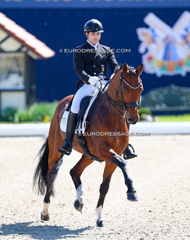 German based Spaniard Francisco Esteban Ruiz on the Polish owned and bred Bombastik (by Escolar x Benetton Dream)