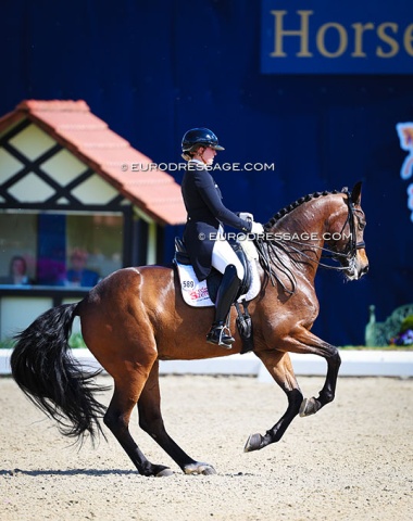 Alexa Westendarp on the Martin Otten bred For Rose (by For Dance x Rosario)