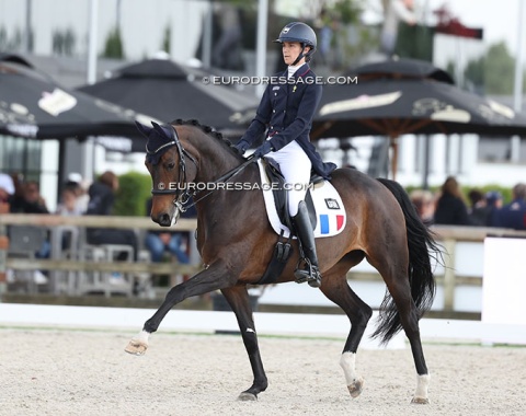 French Caroline Godin on Querida de Hus