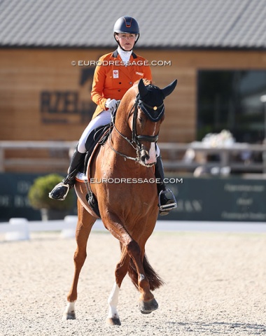 Thamar Zweistra on Luxuriouzz (by Johnson x San Remo)