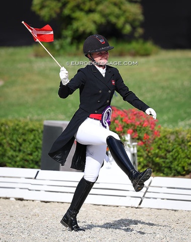 Sara Aagaard Hyrm in the lap of honour