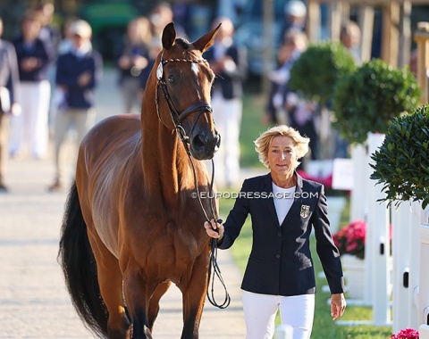 Ingrid Klimke with Vayron 