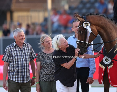 The Buhl couple, owner Agnete Holmsted of Sobakkenhus and Hans Jorgen Hoeck with Brandtbjergs Divya