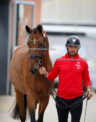 Rob van Puijenbroek with his home bred Uno Begijnhoeve (by the home bred Le Premier Begijnhoeve x Negro)