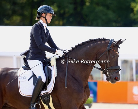 The new European individual champions in Grade V: German Regine Mispelkamp and Bayala