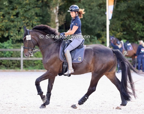 Isabell Nowak schooling Siracusa OLD